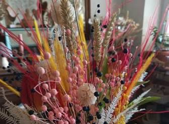 Détail de fleurs séchées artisanales